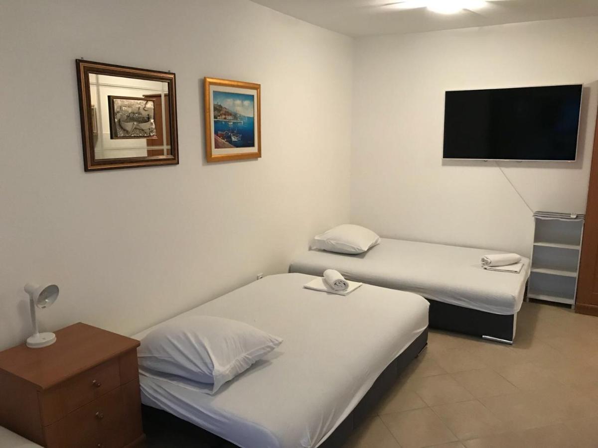Jurisic Apartments Novaglia Esterno foto